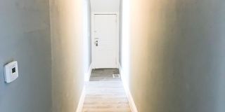 Newly Remodeled 2 Bed/1 Bath Gallery 6