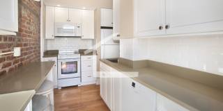 Nice 2 bed steps from Berklee College Gallery 5
