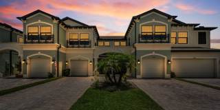 Beautiful executive Townhome Gallery 1