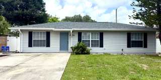 3-Bed/2-Bath Sarasota Gem: Private Pool & Central Location!! 3-Bed/2-Bath Sarasota Gem: Private Pool & Central Location!! Gallery 1