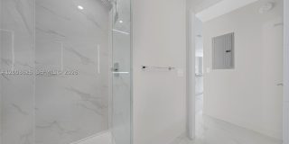 711 NE 23 Gallery 24