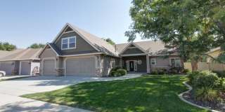 Stunning Home w/Open Floor-plan Gallery 1