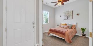 South Town Fully Furnished Home! Gallery 8