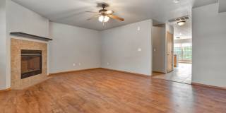 4 Bedroom 2.5 Bath Townhome near Centennial Park! Fenced Yard! Gallery 6