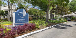 4800 Westshore Apartments Gallery 28