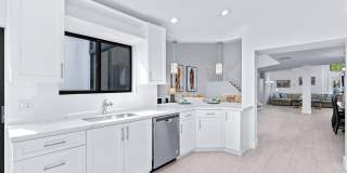 2442 Windsor Way Court Gallery 12