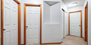 5BR/3BA End Unit with Greenbelt View in Lynnwood Gallery 23