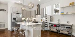 636 SW B ST Gallery 11