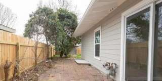 102 ANTRIM DR Gallery 22