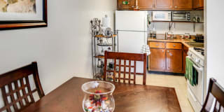 Washington Court Gallery 3