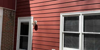 130 SPRINGWOOD Drive unit: Rental Unit Gallery 1