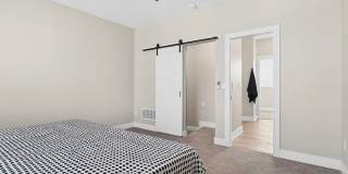 Charming 2BR Townhome in Indianapolis Gallery 16