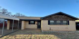 Spacious 5-Bedroom Home with Open Floor Plan, Kitchen Island & Great Storage Gallery 1