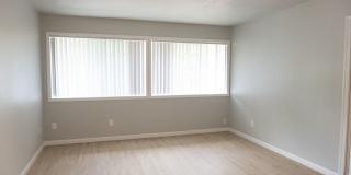 Uptown Lake Oswego Gallery 10