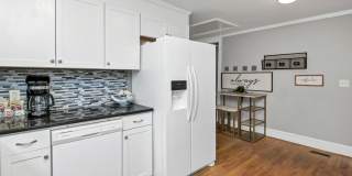 Walkable State Street Gem in the Heart of West Columbia Gallery 12