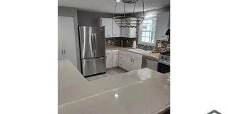 Room in 4 Bedroom Home at White Oak Trl Gallery 1