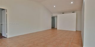 10380 NW 46th St Gallery 7