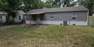 1121 Luther East Gallery 26