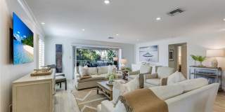225 5th Ave S Gallery 6
