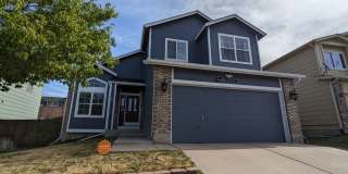 Modern large 4 bedroom/3.5 bath home with finished basement in Wagon Trails Community! Modern large 4 bedroom/3.5 bath home with finished basement in Wagon Trails Community! Gallery 1