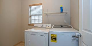 Modern 4 Bedroom, 2.5 Bath Home In Silver Creek w/AC Gallery 31