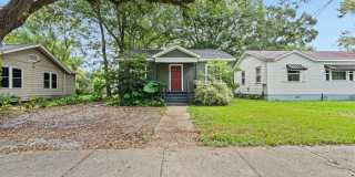 CHARMING MIDTOWN COTTAGE with Updated Kitchen Gallery 1