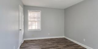 352 Adams Street Gallery 13