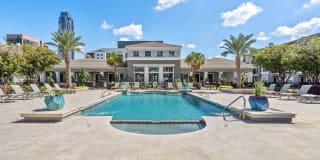 Gables Metropolitan Uptown Gallery 1