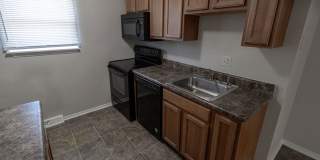 Stonegate Complex -- Fully Furnished and Utilities Included! Gallery 9