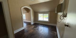 523 E Harrison Gallery 15
