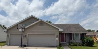 4BR/2ba Tri-Level Home in Private West Side Neighborhood Near Sherman School Gallery 1