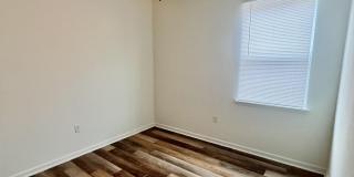 556 WORCESTER Court Gallery 19