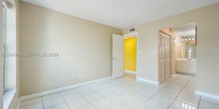 1725 W 60th St Gallery 10