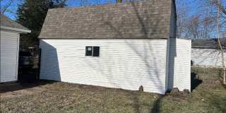 Cozy 3-Bedroom Home with Spacious Yard in Indianapolis Gallery 1