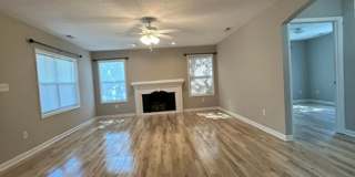 Great spacious home on Nutwood! Gallery 1
