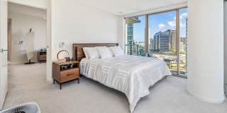Sky Ala Moana #1701: Spacious Condo w/ Ocean Views Gallery 20