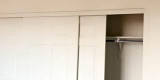 The Crest at Skyline Now offering up to 8 weeks FREE rent! Call today to schedule your tour: (480) 390-5392 Gallery 17