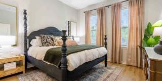 The Felicity on Perry Gallery 26