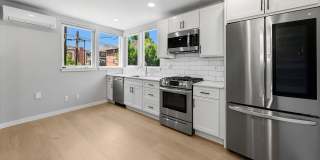 Stylish 2BR Townhome with Rooftop Deck & A/C Near Light Rail Gallery 7