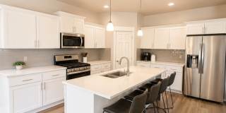 Stunning home in Mirada!  Community pool & park! Gallery 9