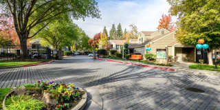 Harbor Oaks Apartment Homes Gallery 2