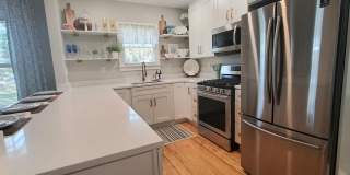 Beachside bungalow, fully furnished Gallery 3