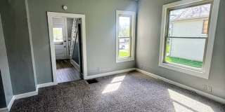 Spacious 4-Bedroom Home in North Canton – Prime Location Gallery 3