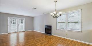 UNCG Area – Chancellors Court Townhomes. Walk to Campus and just minutes to Downtown! Gallery 10