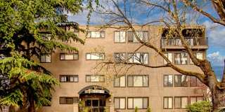 Spacious 1 bedroom, conveniently located, and available now Gallery 7