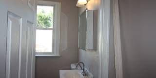 Beautiful 3 BD 1 BA Townhome in Amazing Location Gallery 7