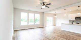 Beautiful 4BR 2.5BA Home w/ Full Appliance Kitchen • Garage Parking • Gallery 4