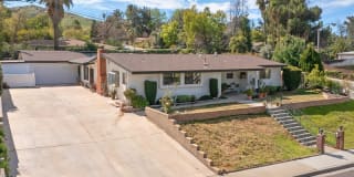 208 W Broadbent Gallery 1