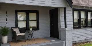 Beautiful 3 Bed / 1 Bath Home with Large Yard! Gallery 1