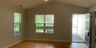 3 BD, 2 BA House: Freshly Painted + New Flooring + Available Now! Gallery 6
